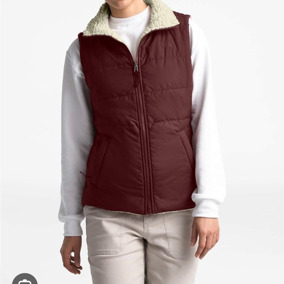 NWT!! North Face Merriewood Rev Vest - Picture 6 of 7
